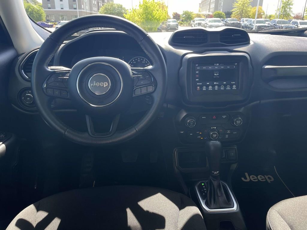 Used 2018 Jeep Renegade Altitude w/ Popular Equipment Group FWD image 13