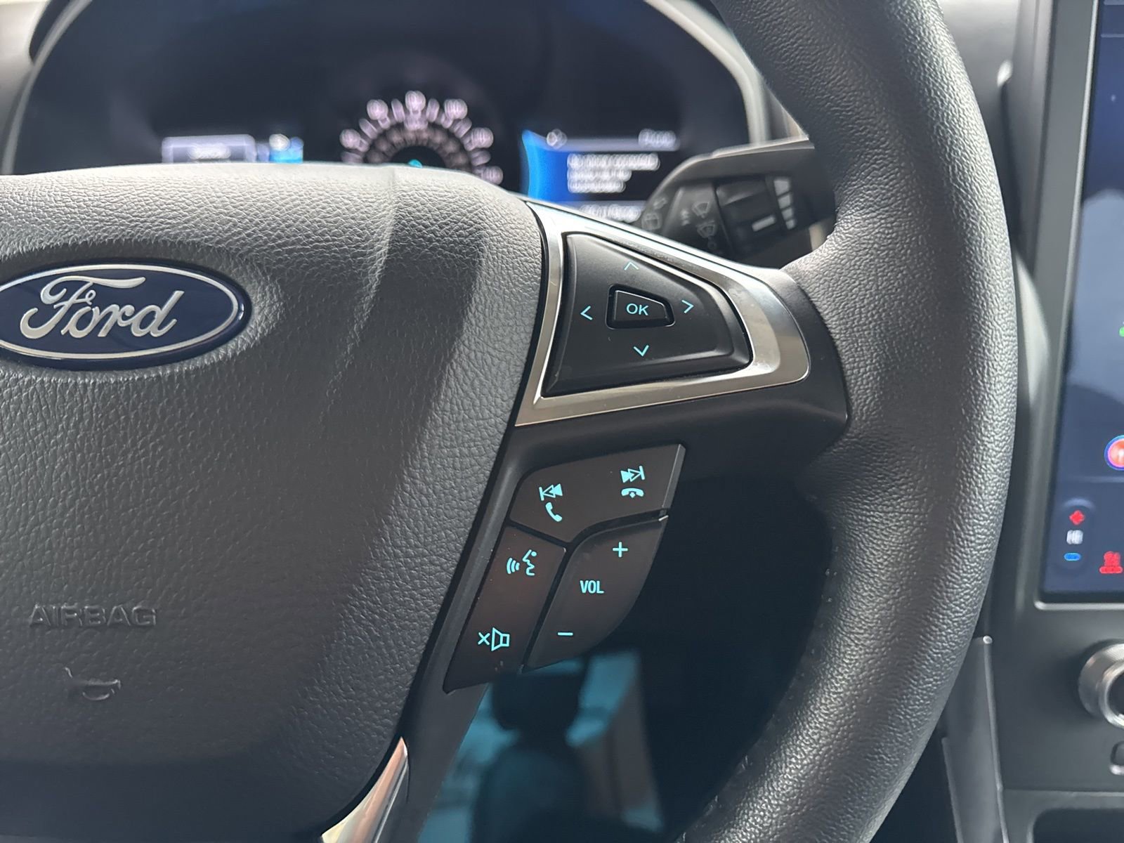 Certified 2024 Ford Edge Titanium w/ Equipment Group 301A image 31