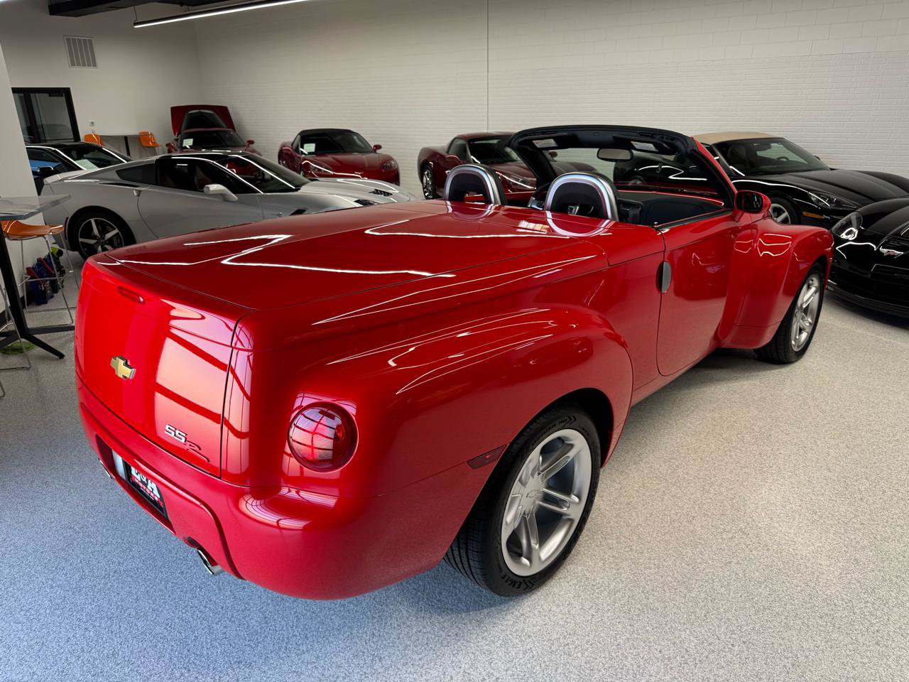 Used 2003 Chevrolet SSR w/ Preferred Equipment Group RWD image 28