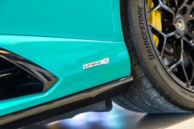 Used 2023 Lamborghini Huracan Tecnica RWD image 16