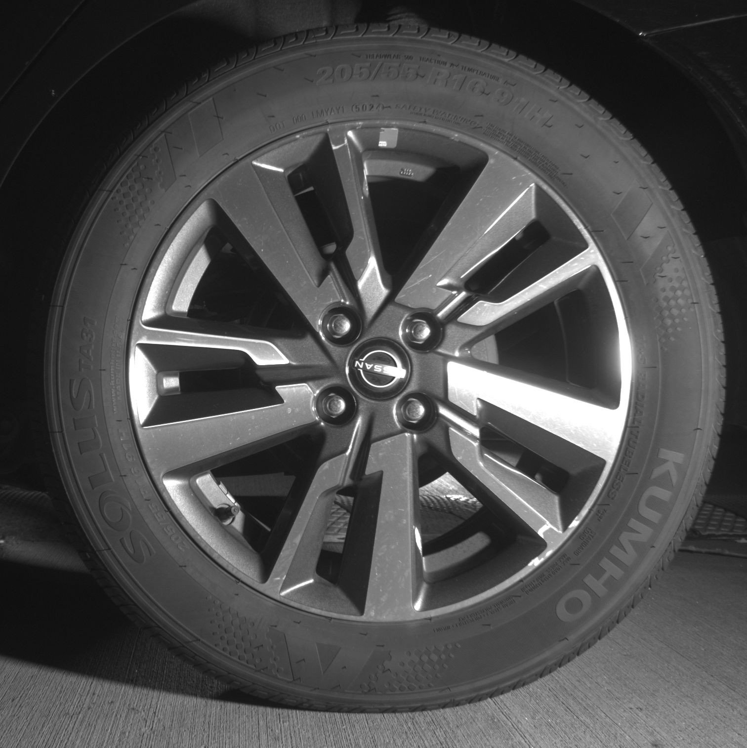 Used 2025 Nissan Versa SV FWD image 14