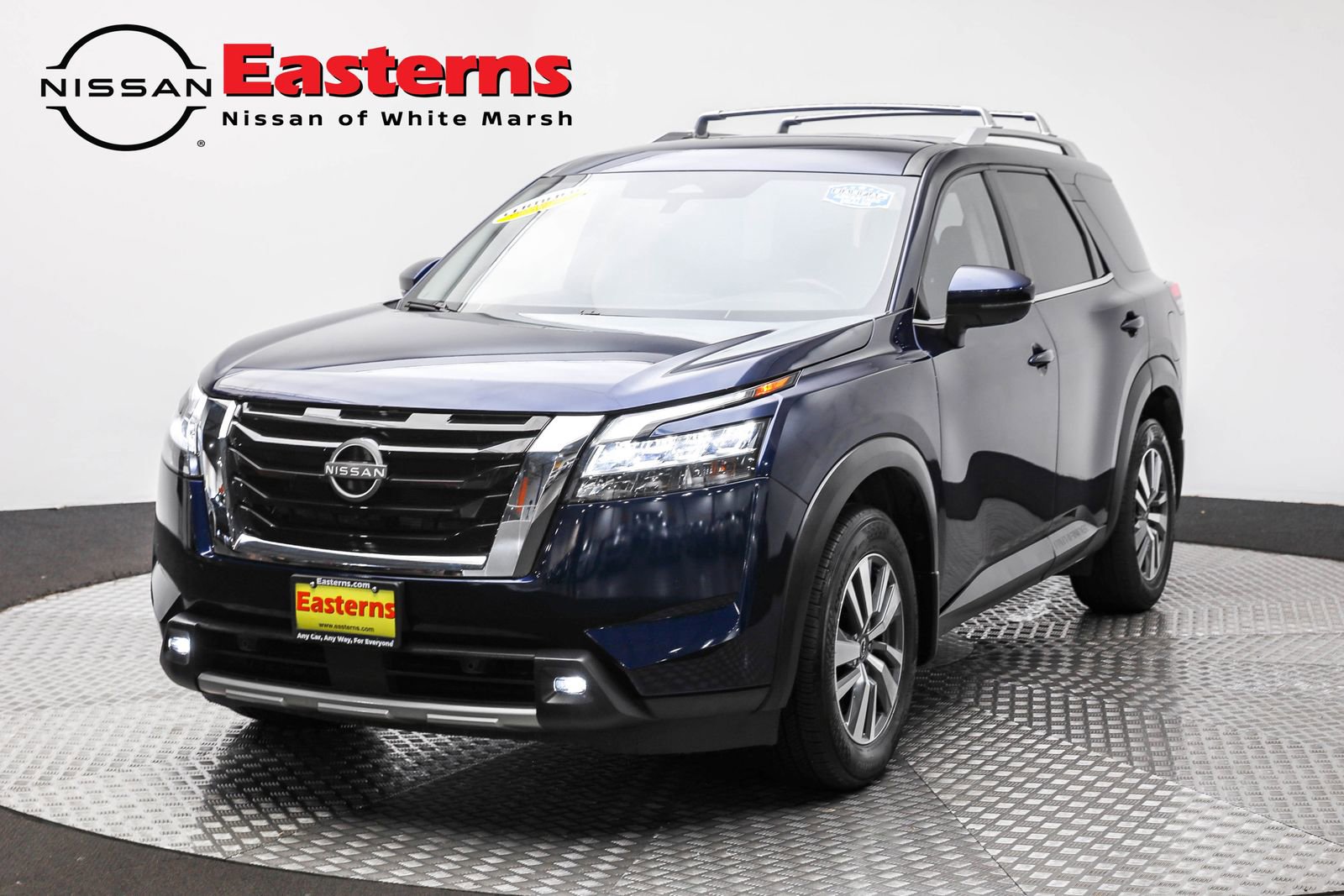 Used 2024 Nissan Pathfinder SL