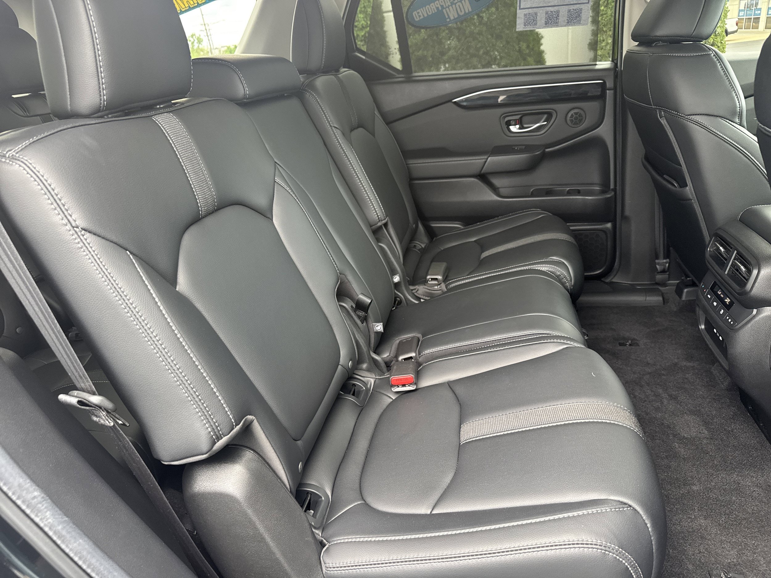 Used 2024 Honda Pilot Touring image 16