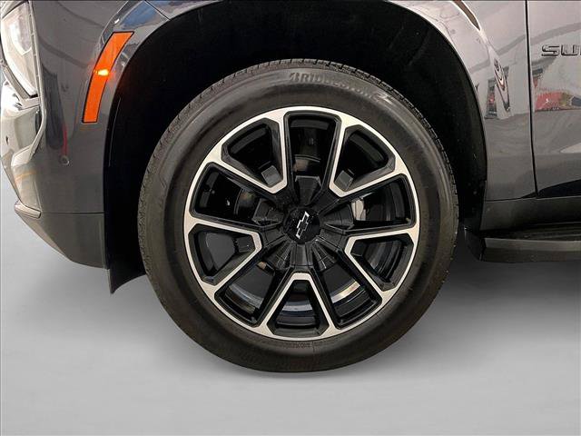 Used 2025 Chevrolet Suburban RST RWD image 10