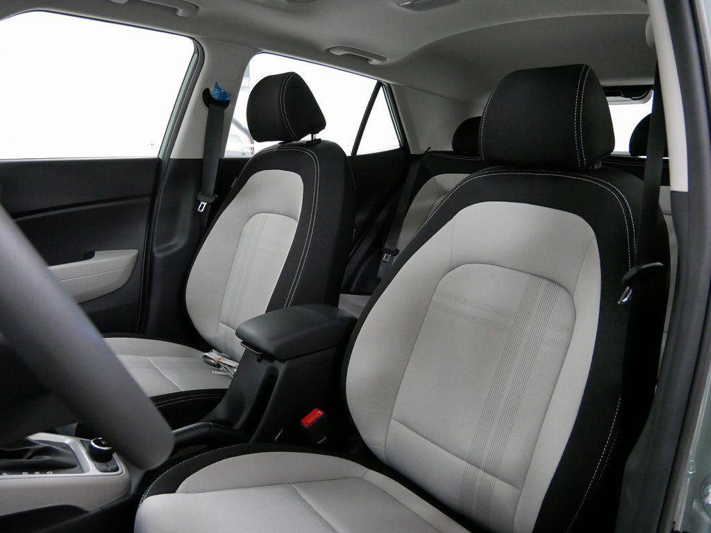 Used 2025 Hyundai Venue SEL FWD image 10