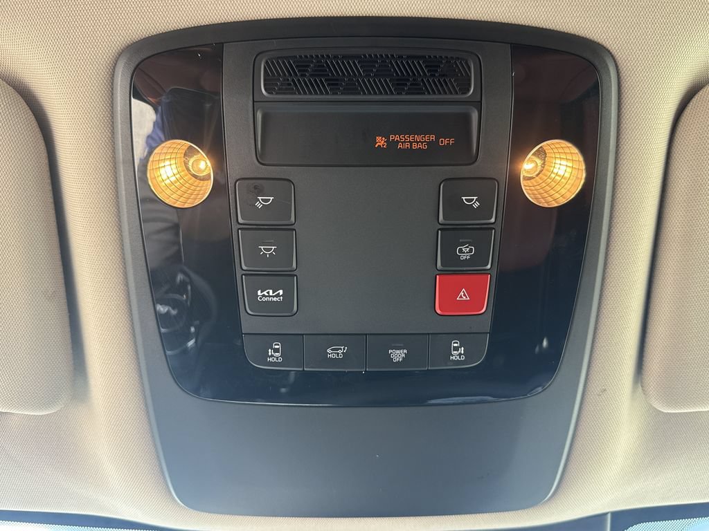 Used 2025 Kia Carnival EX FWD image 34