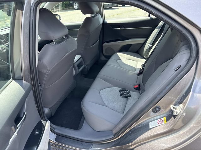 Used 2018 Toyota Camry LE FWD image 12