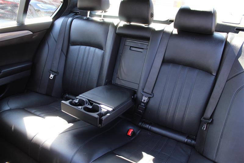Used 2013 BMW M5 RWD image 30