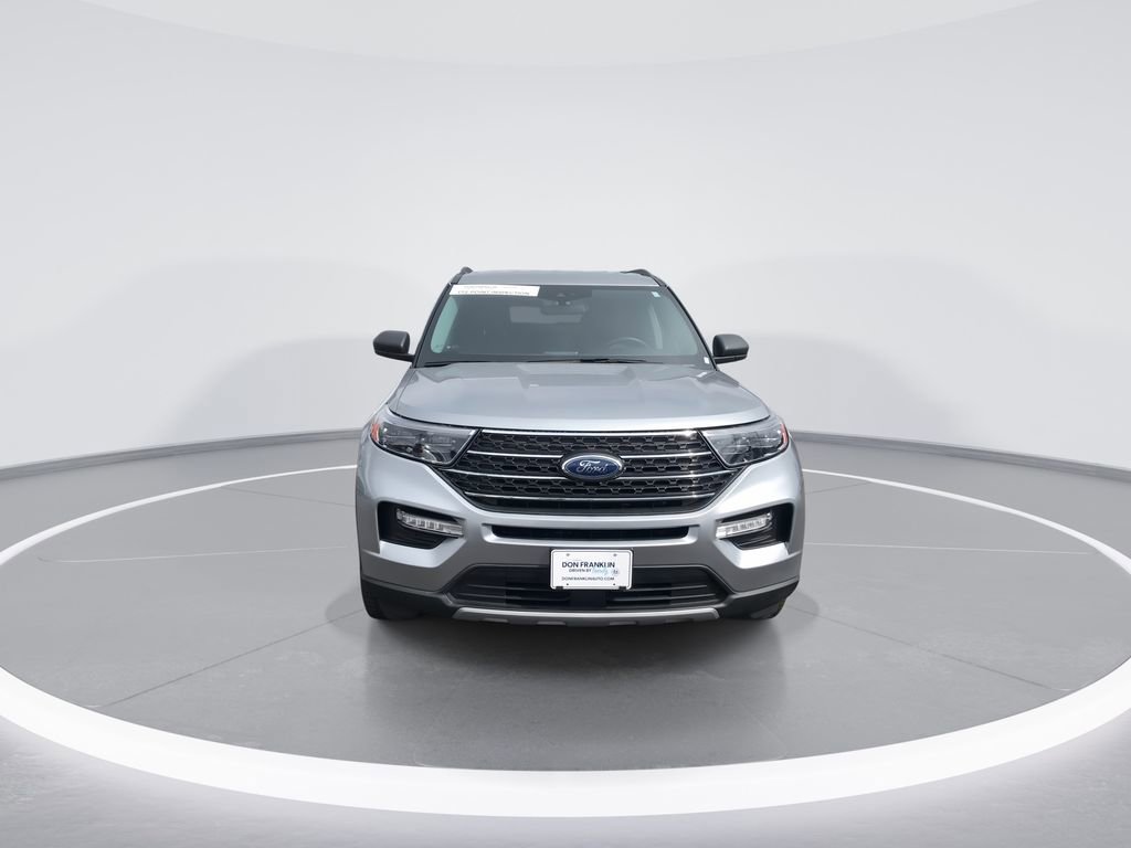 Used 2022 Ford Explorer XLT w/ Equipment Group 202A AWD/4WD image 3