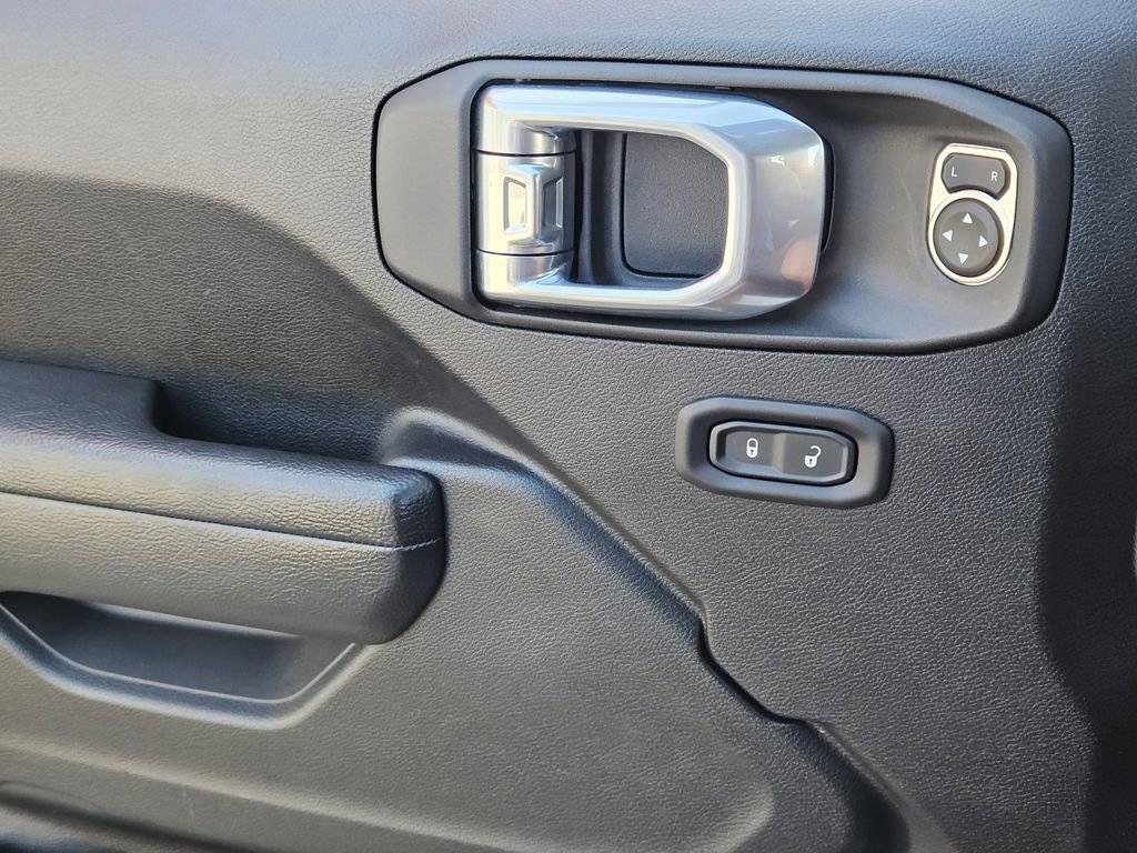 Used 2022 Jeep Wrangler Unlimited Sport image 23