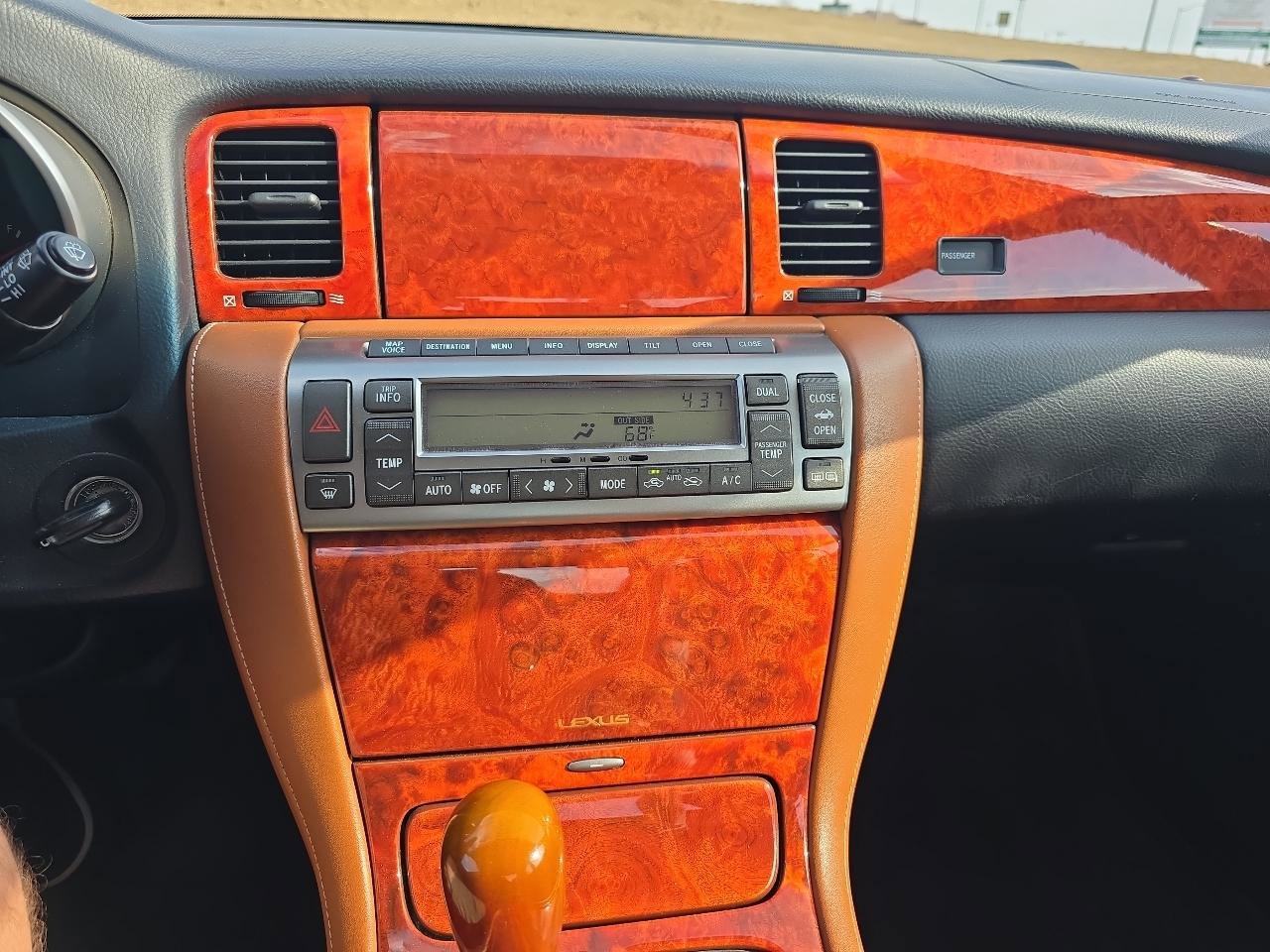 Used 2005 Lexus SC 430 Convertible image 27