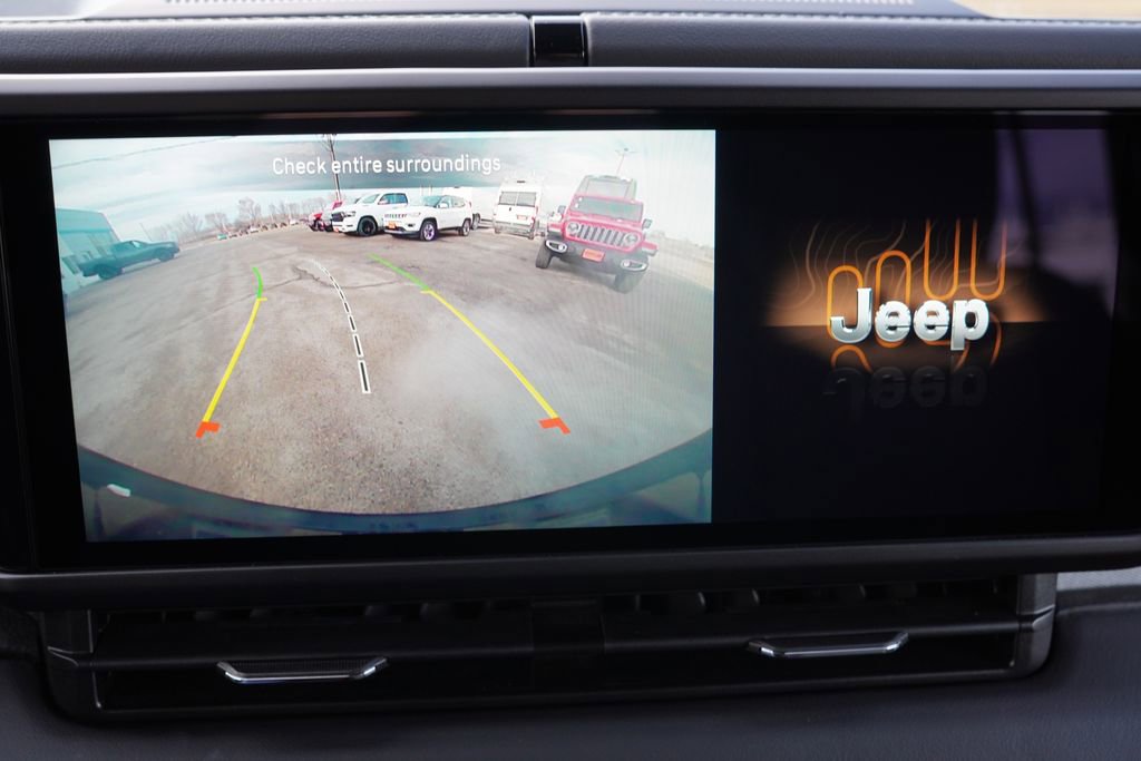 Certified 2025 Jeep Wrangler Unlimited Sahara w/ Safety Group image 36