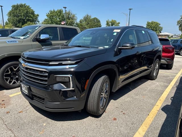 Used 2026 Chevrolet Traverse LT w/ Driver Confidence Package FWD image 1