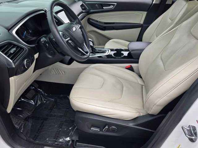 Used 2018 Ford Edge Titanium w/ Equipment Group 302A FWD image 10