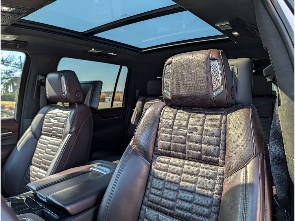 Used 2022 Cadillac Escalade ESV Sport Platinum w/ LPO, ONYX Package image 21