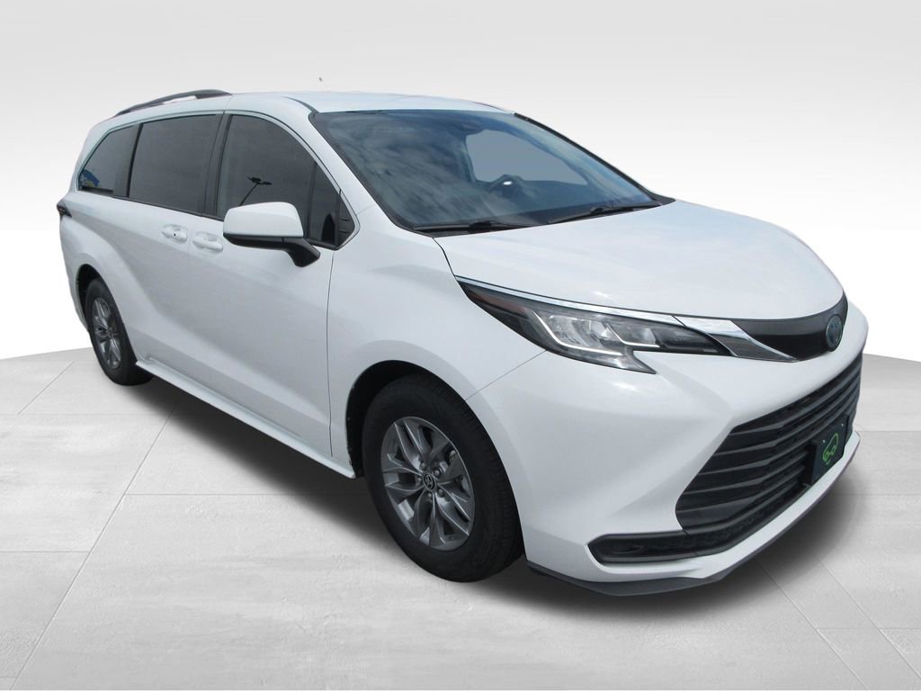 Used 2022 Toyota Sienna LE FWD image 7