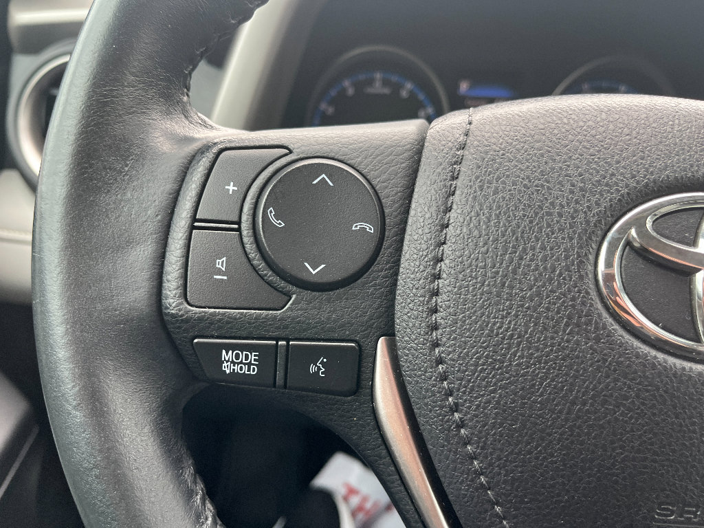 Used 2018 Toyota RAV4 XLE image 32