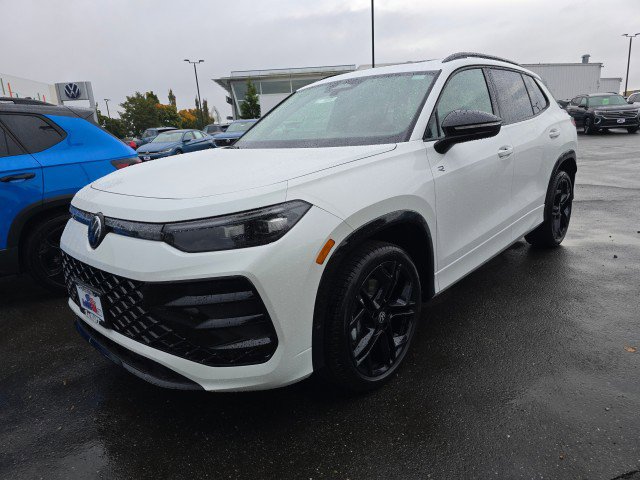 New 2025 Volkswagen Tiguan SE R-Line image 8