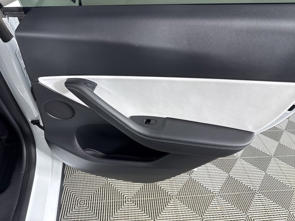 Used 2022 Tesla Model Y Performance image 25