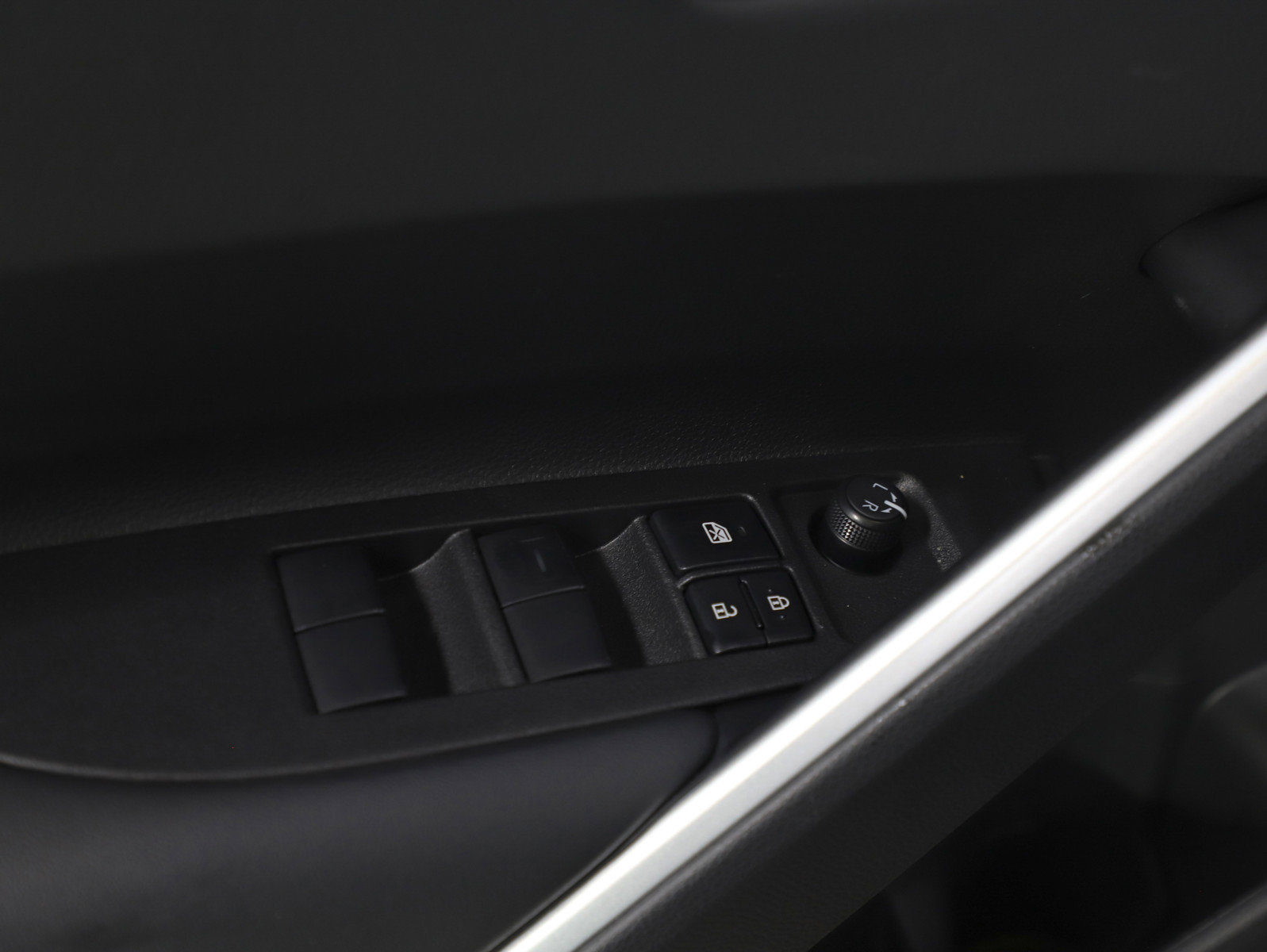 Used 2026 Toyota Corolla Cross XLE w/ Convenience Package image 23