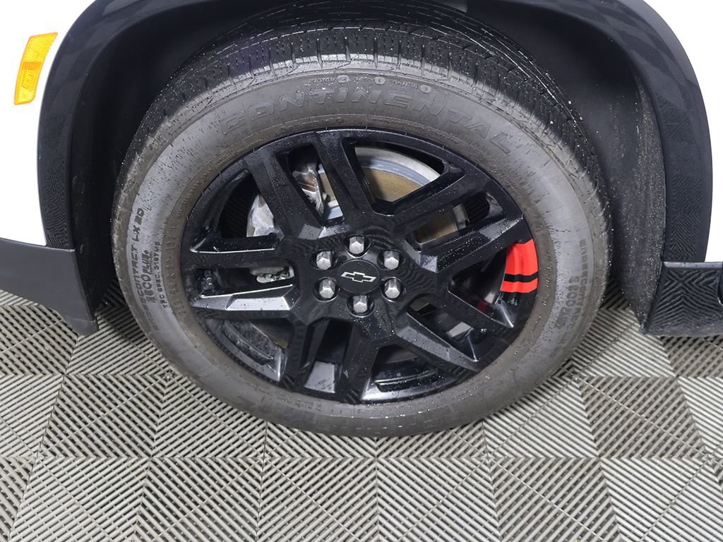 Used 2023 Chevrolet Traverse Premier w/ Redline Edition AWD/4WD image 25