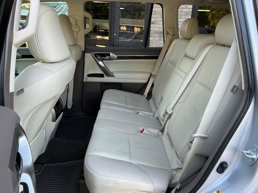 Used 2019 Lexus GX 460 Premium w/ Premium Package AWD/4WD image 11
