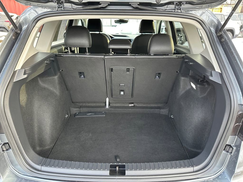 Used 2024 Volkswagen Taos SE image 22