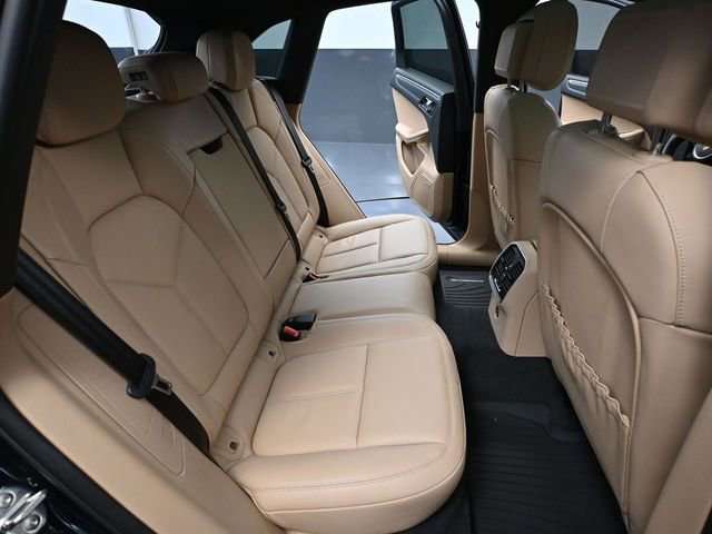 Used 2022 Porsche Macan Base image 47