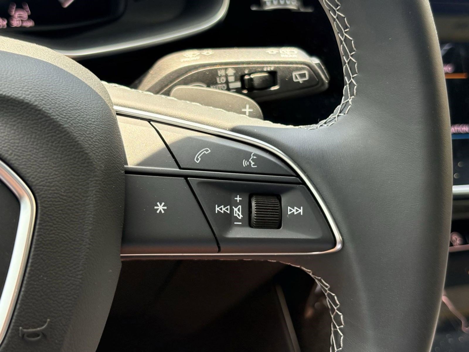 New 2025 Audi Q8 Premium image 23