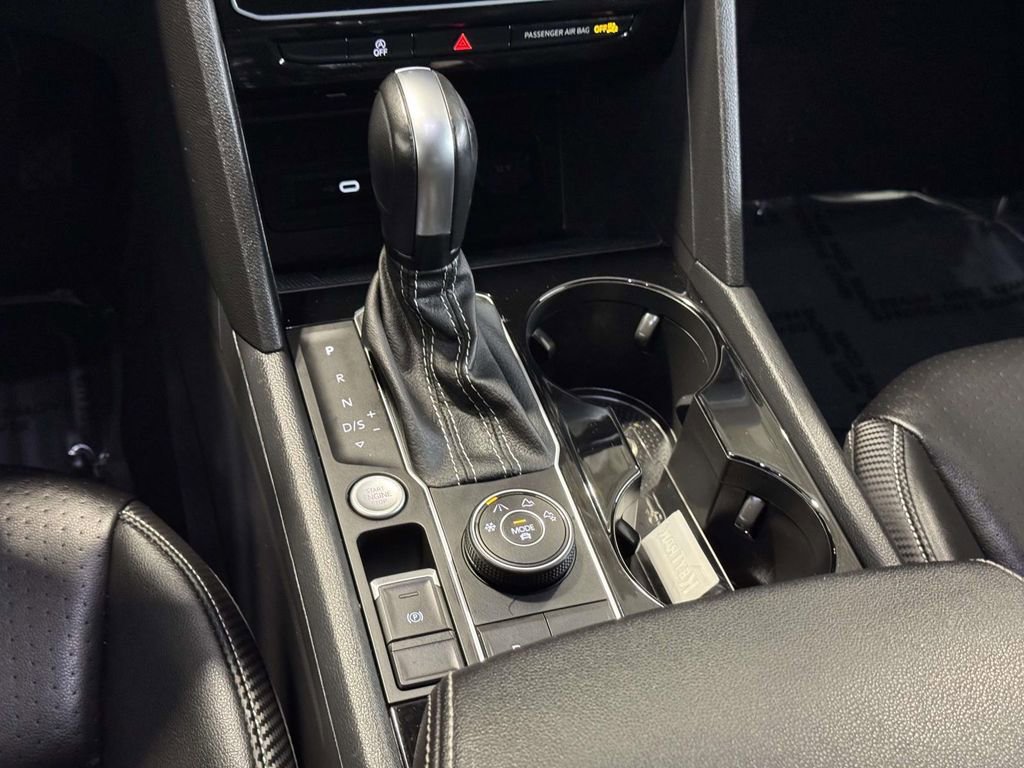 Used 2022 Volkswagen Atlas Cross Sport SE image 24