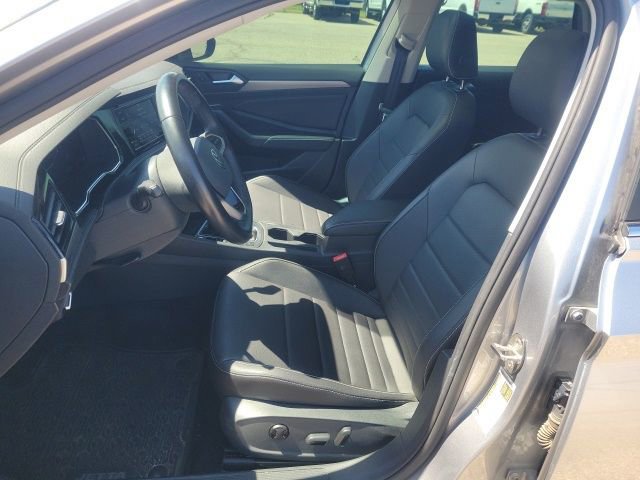 Used 2024 Volkswagen Jetta SE image 15