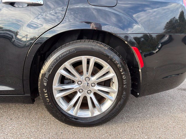 Used 2015 Chrysler 300 C w/ Light Group RWD image 34