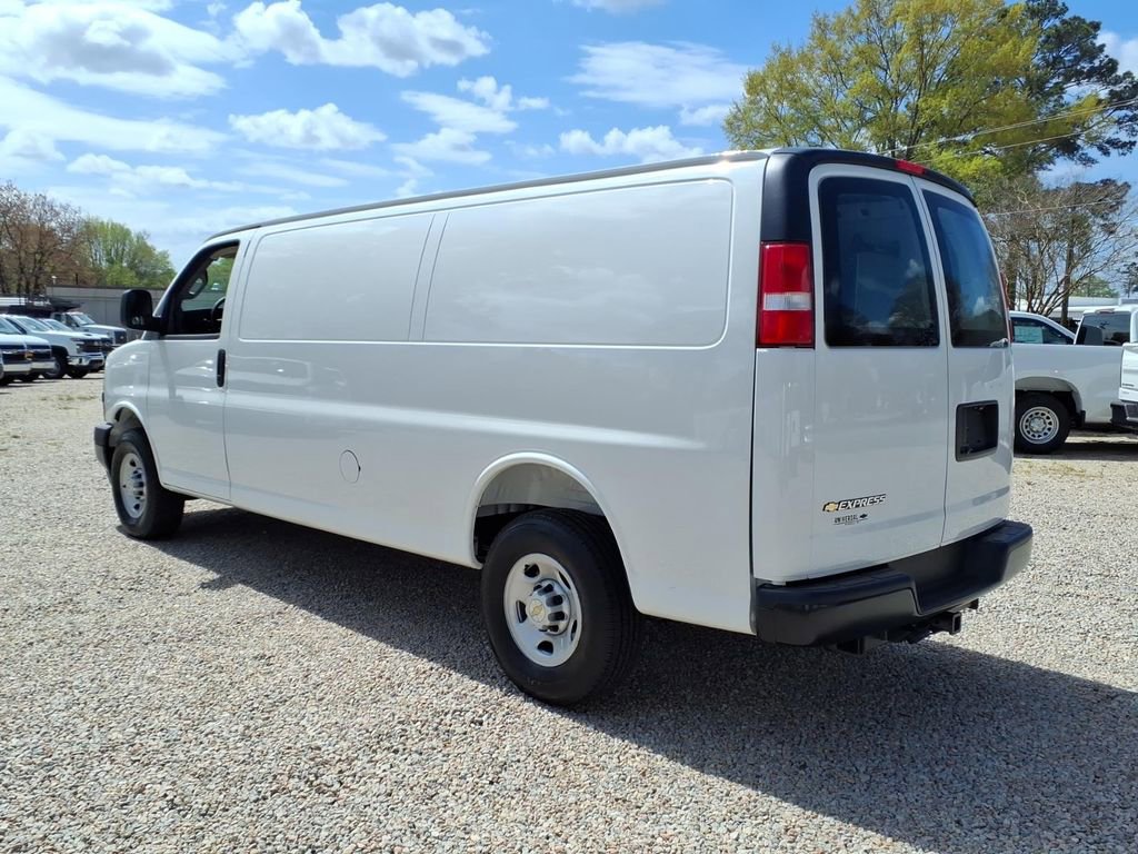 New 2026 Chevrolet Express 2500 Extended w/ Driver Convenience Package RWD image 5