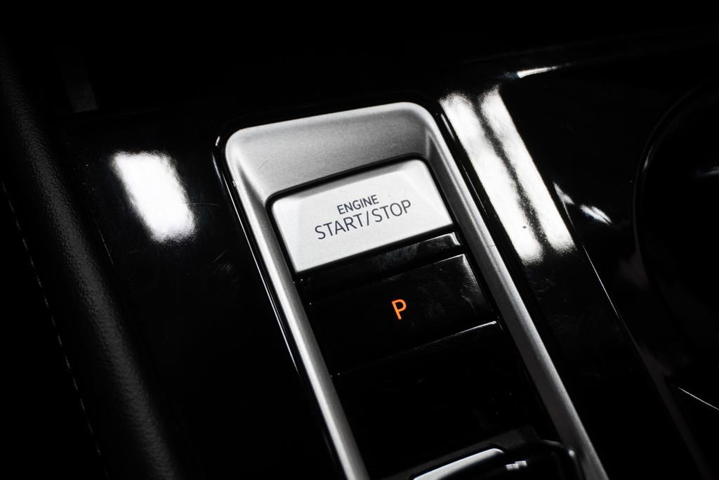 Used 2024 Volkswagen Atlas SE image 27