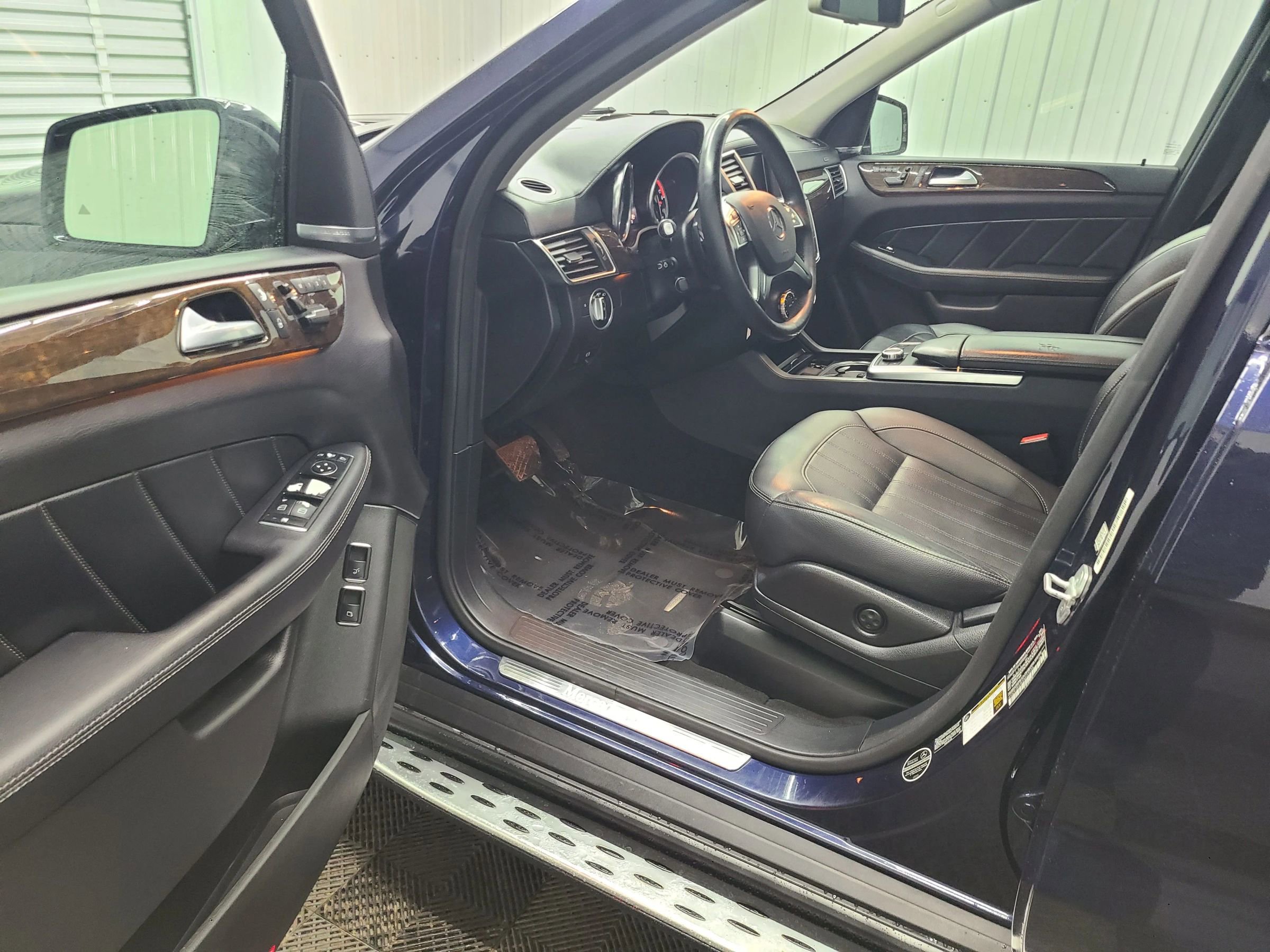 Used 2016 Mercedes-Benz GL 320 BlueTEC 4MATIC w/ Premium I Package image 21