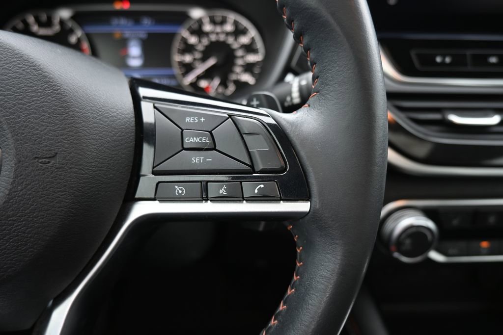 Used 2023 Nissan Altima 2.5 SR w/ SR Premium Package image 8