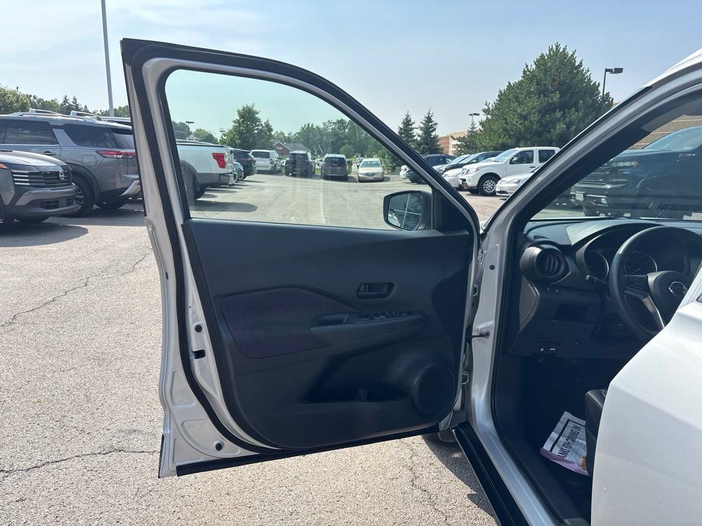 Used 2018 Nissan Kicks S FWD image 16