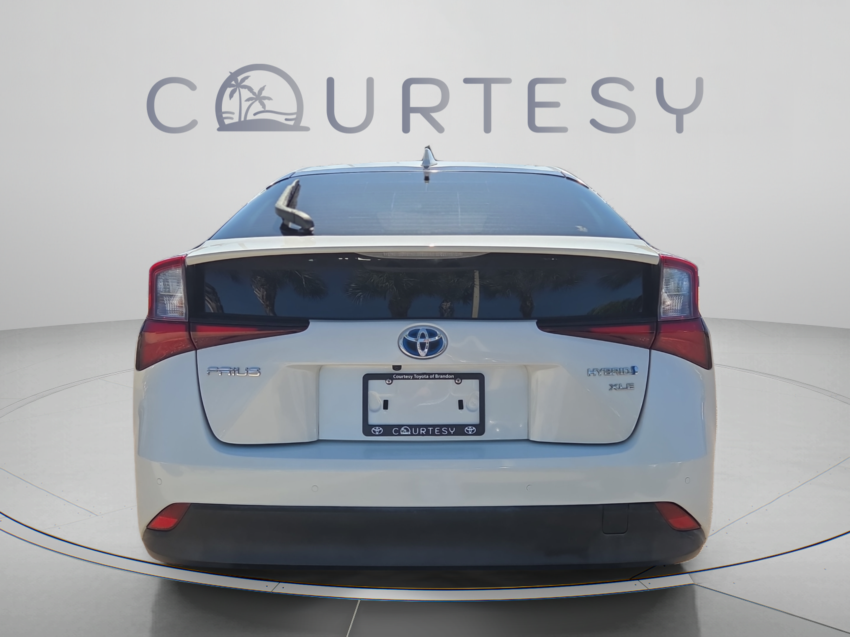 Used 2019 Toyota Prius XLE FWD image 4