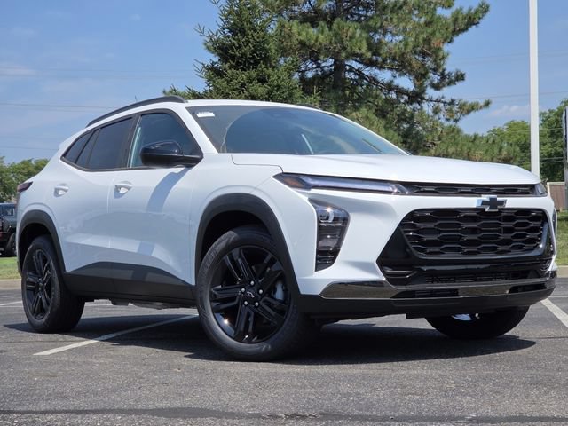 New 2026 Chevrolet Trax ACTIV w/ Sunroof Package FWD image 2