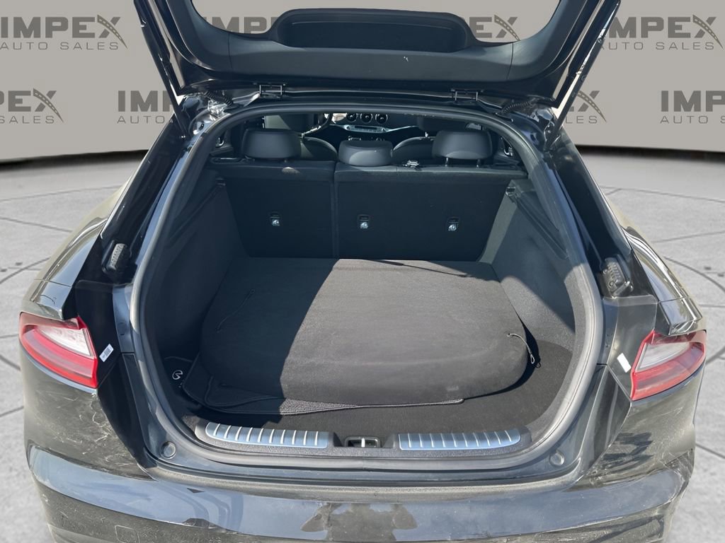 Used 2020 Kia Stinger GT1 RWD image 29