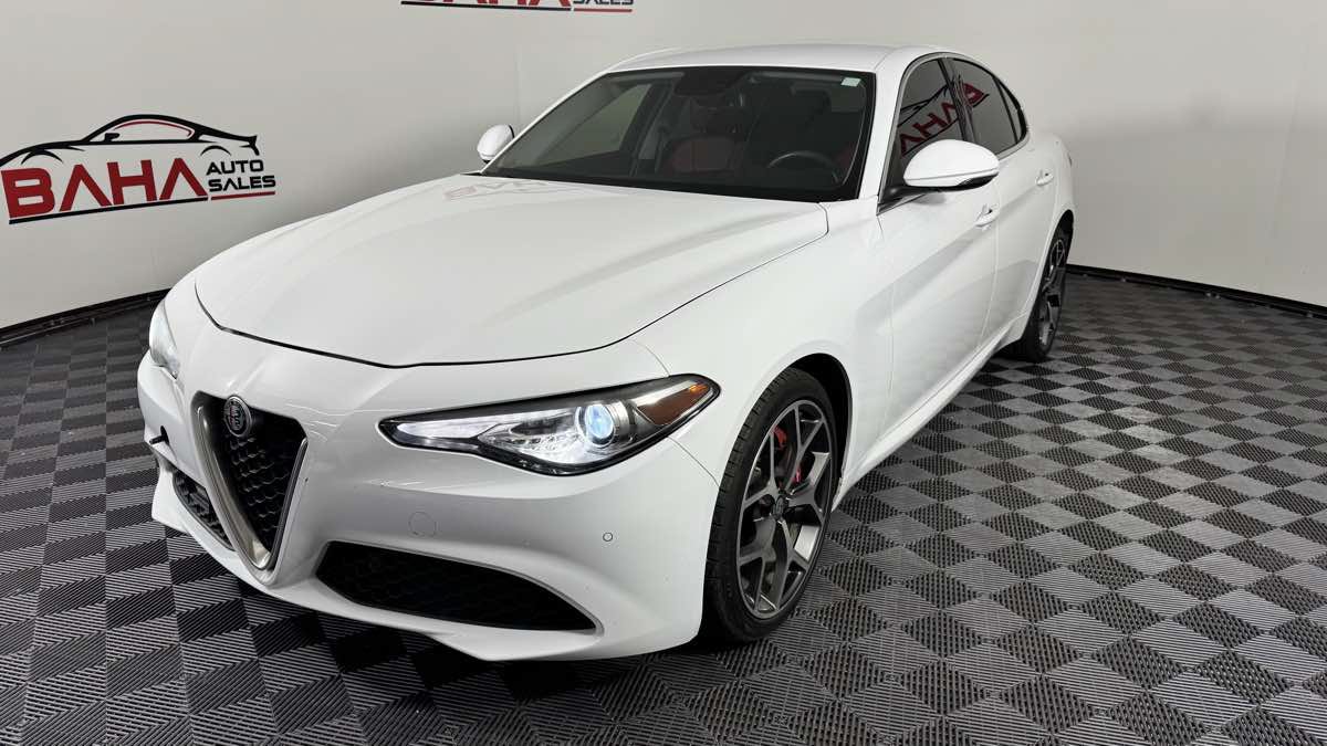Used 2019 Alfa Romeo Giulia Ti AWD/4WD image 3