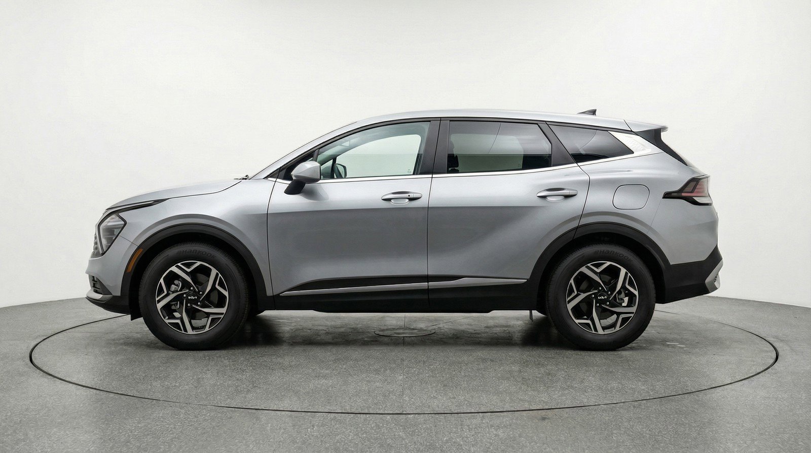 Used 2025 Kia Sportage LX image 5