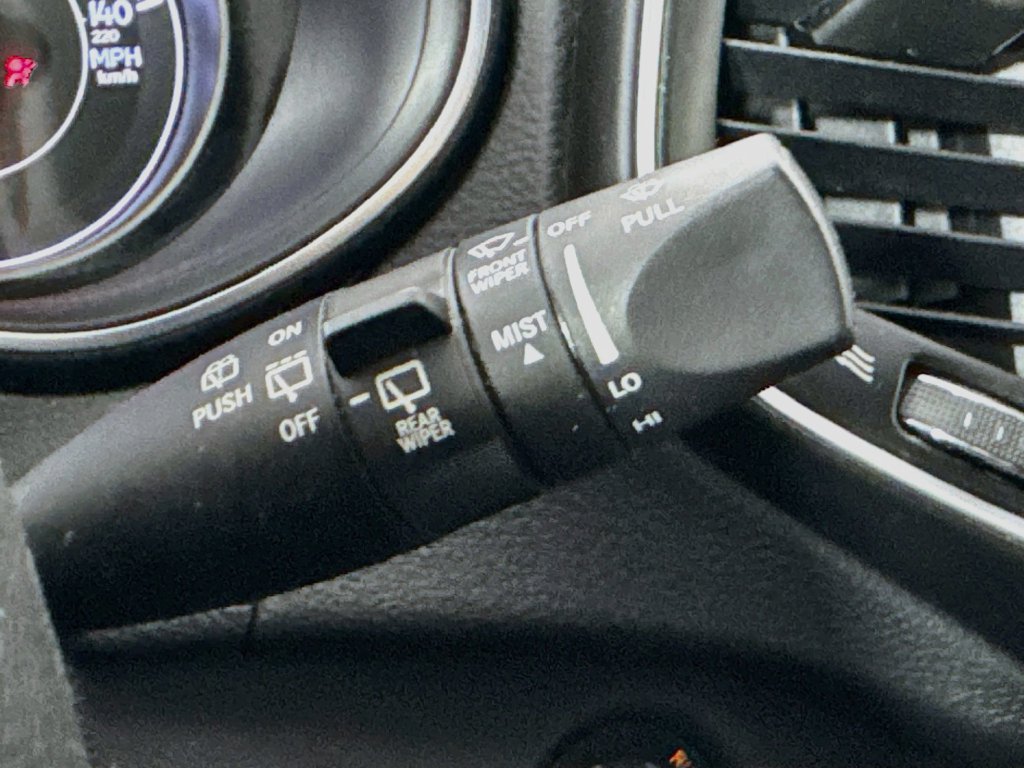 Used 2019 Jeep Cherokee Latitude Plus FWD image 14