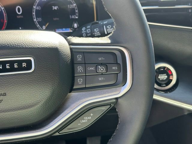 Used 2025 Jeep Wagoneer L 4WD image 25
