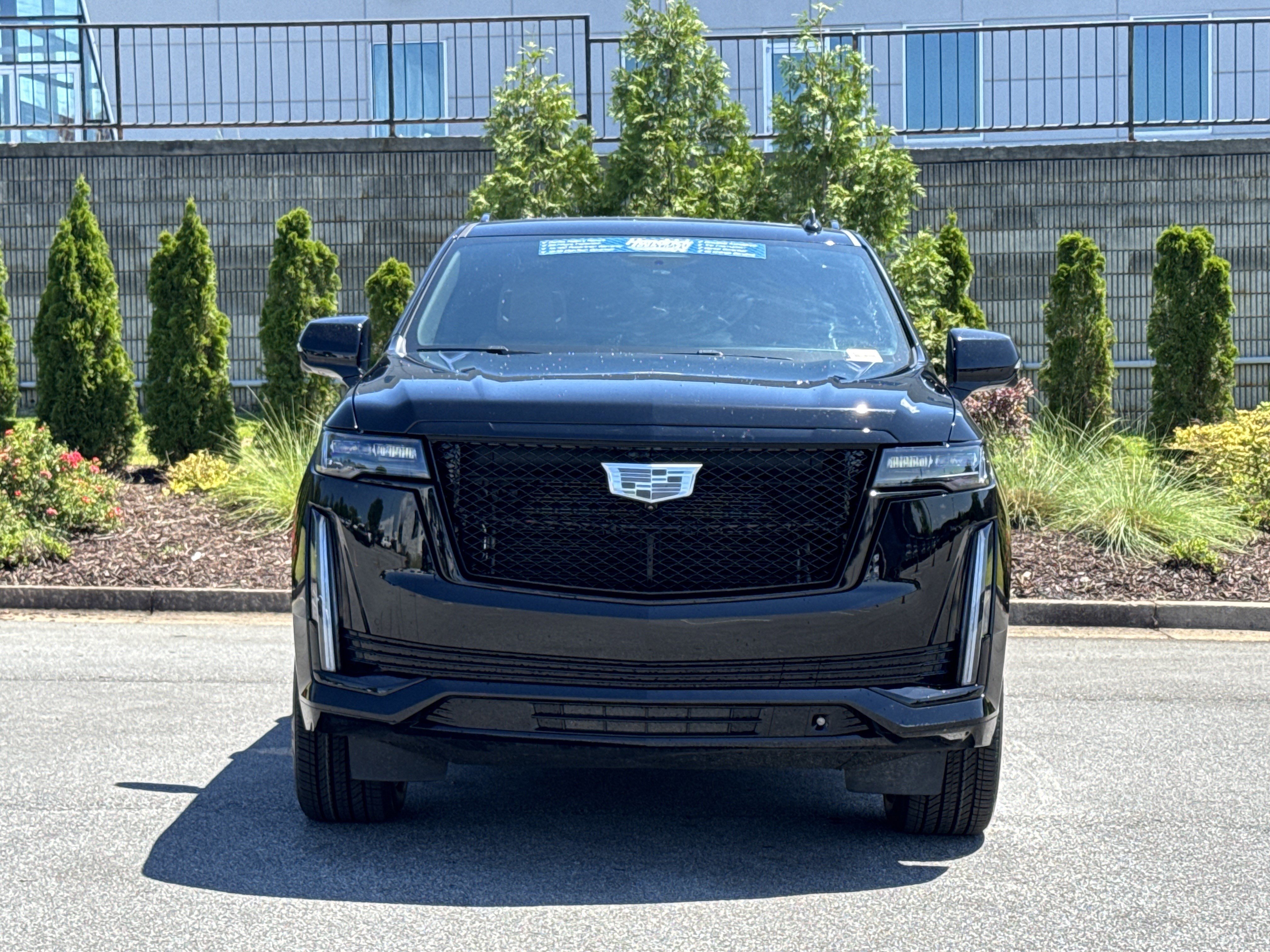 Used 2023 Cadillac Escalade Sport w/ LPO, ONYX Package AWD/4WD image 3