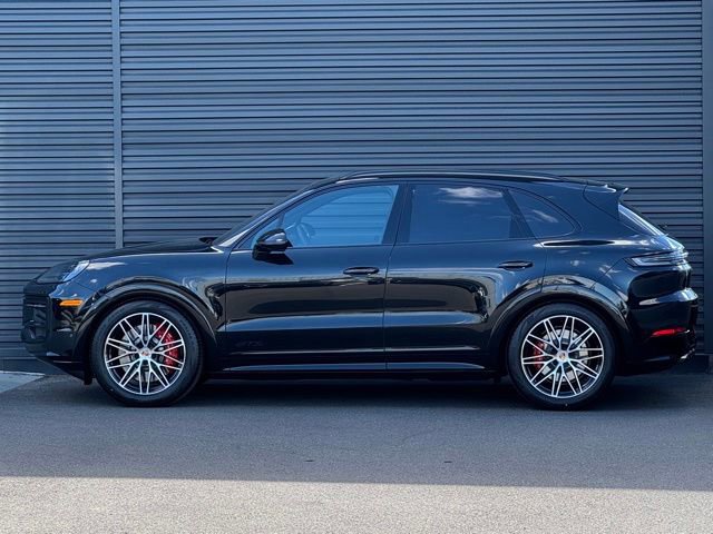 New 2026 Porsche Cayenne GTS AWD/4WD image 2