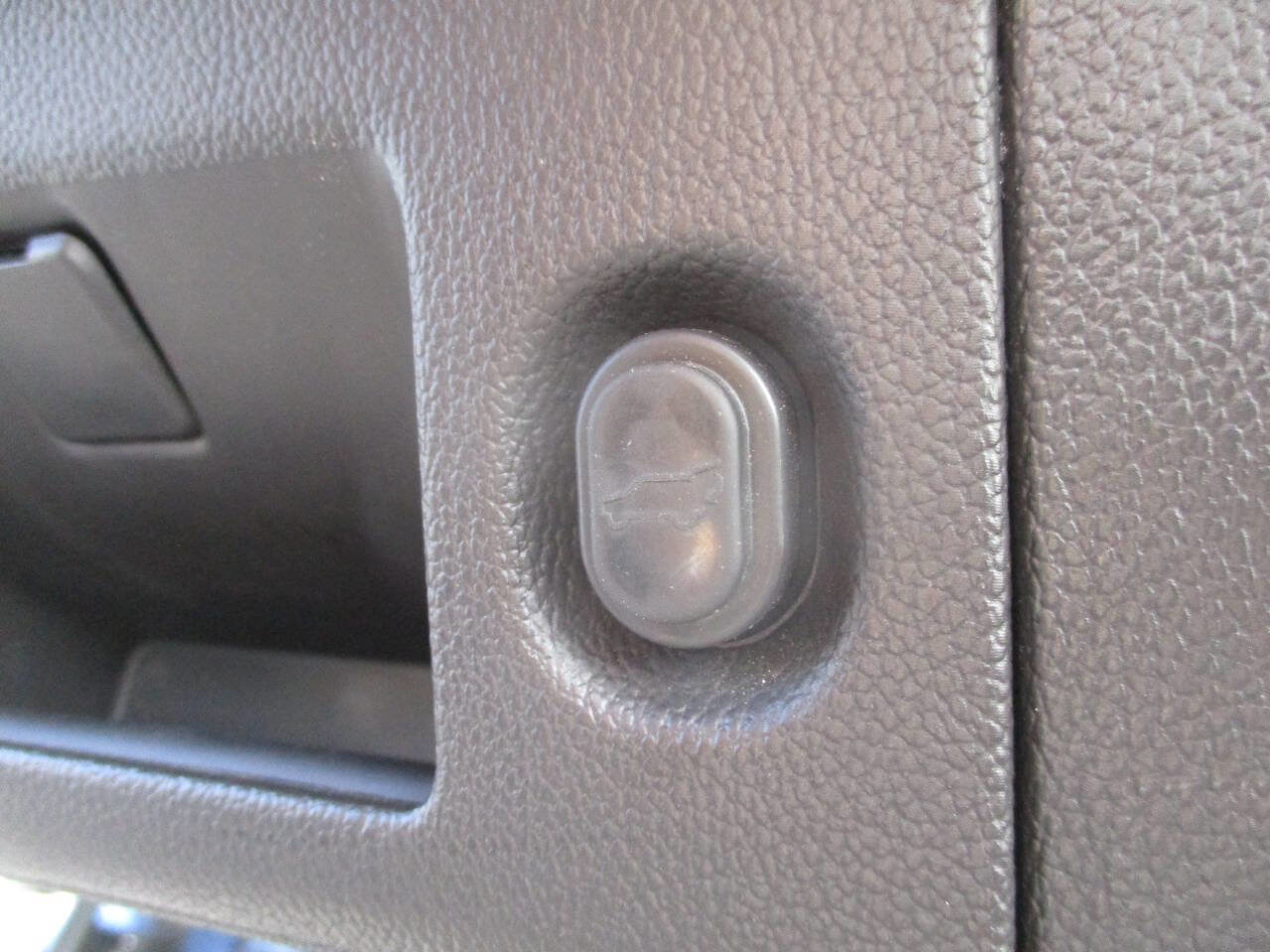 Used 2015 GMC Yukon SLT w/ Open Road Package image 23