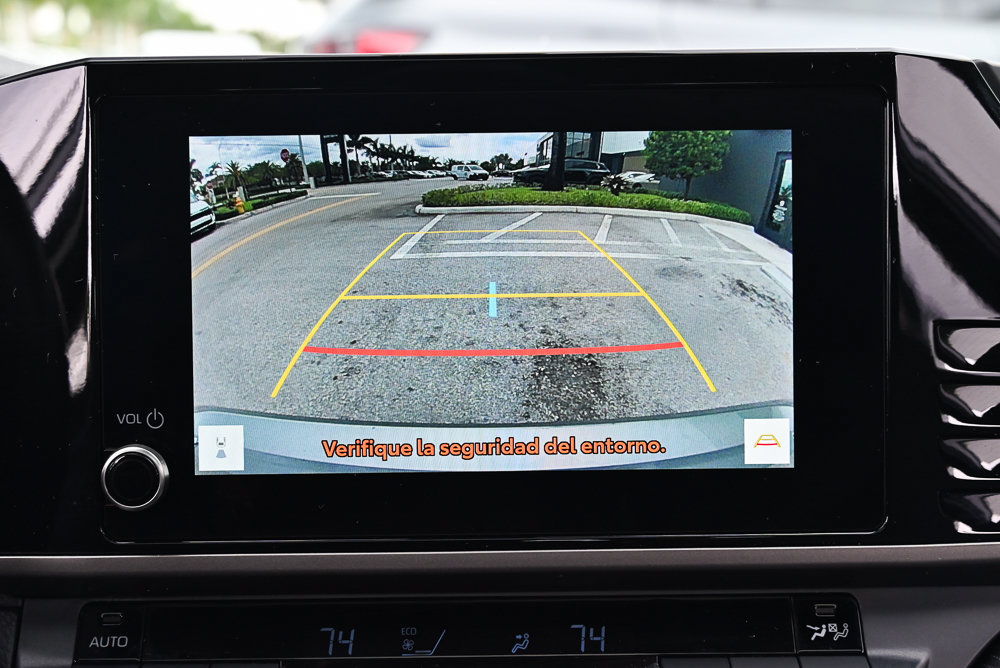 Used 2025 Toyota Camry SE w/ Convenience Package FWD image 18