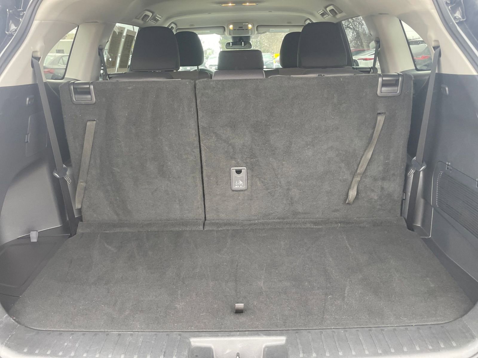 Used 2025 Toyota Highlander LE image 33