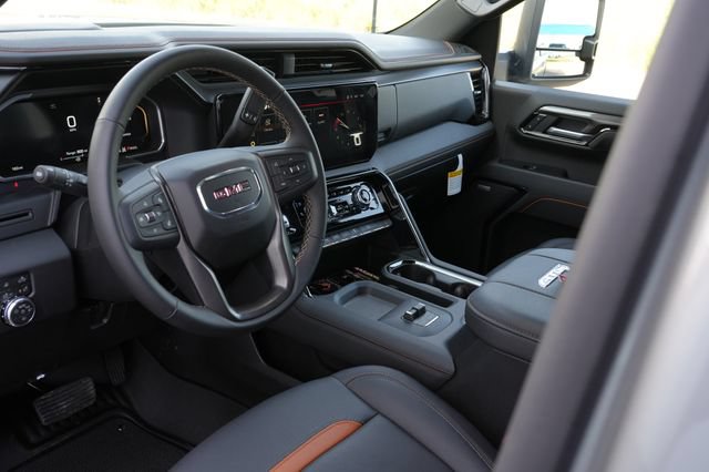 Used 2026 GMC Sierra 2500 AT4 AWD/4WD image 9